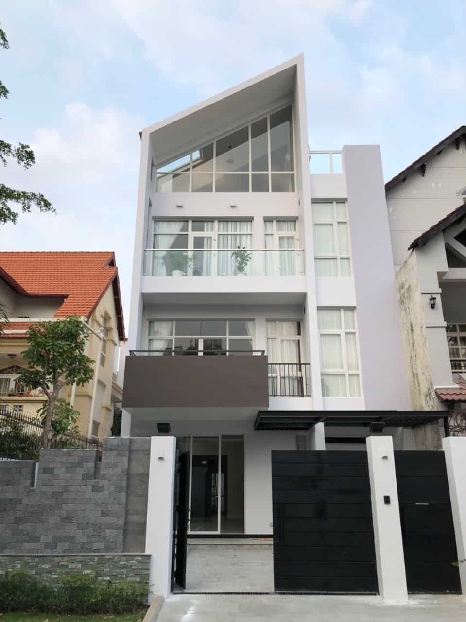 Contemporary Townhouse For Rent In Central Of Thao Dien District 2
