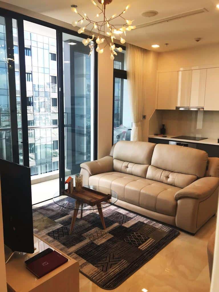 Comfortable 01 Beds Vinhome Golden River Apartment