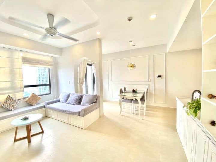 Awe-Inspiring 02 Bedrooms Masteri Thao Dien For Rent
