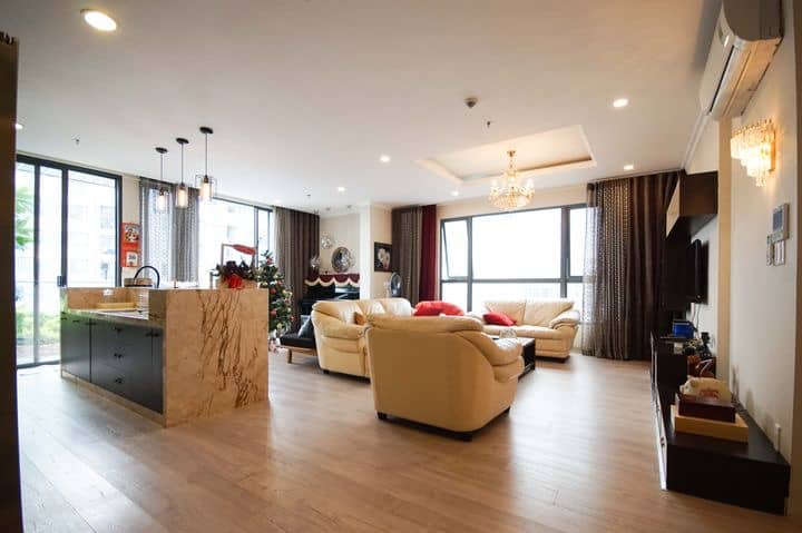 Rare Unit 143 Sqm Super High Floor In Masteri Thao Dien For Rent