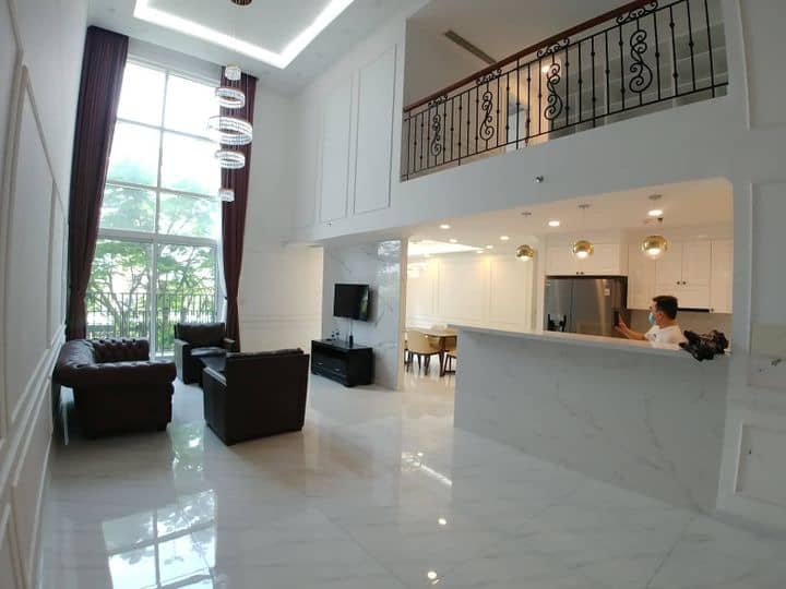 Spacious Duplex In Vista Verde For Rent