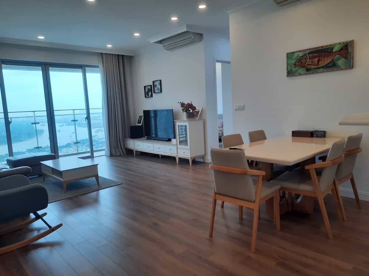 Luxury Condo For Lease In High-Floor Estella Height