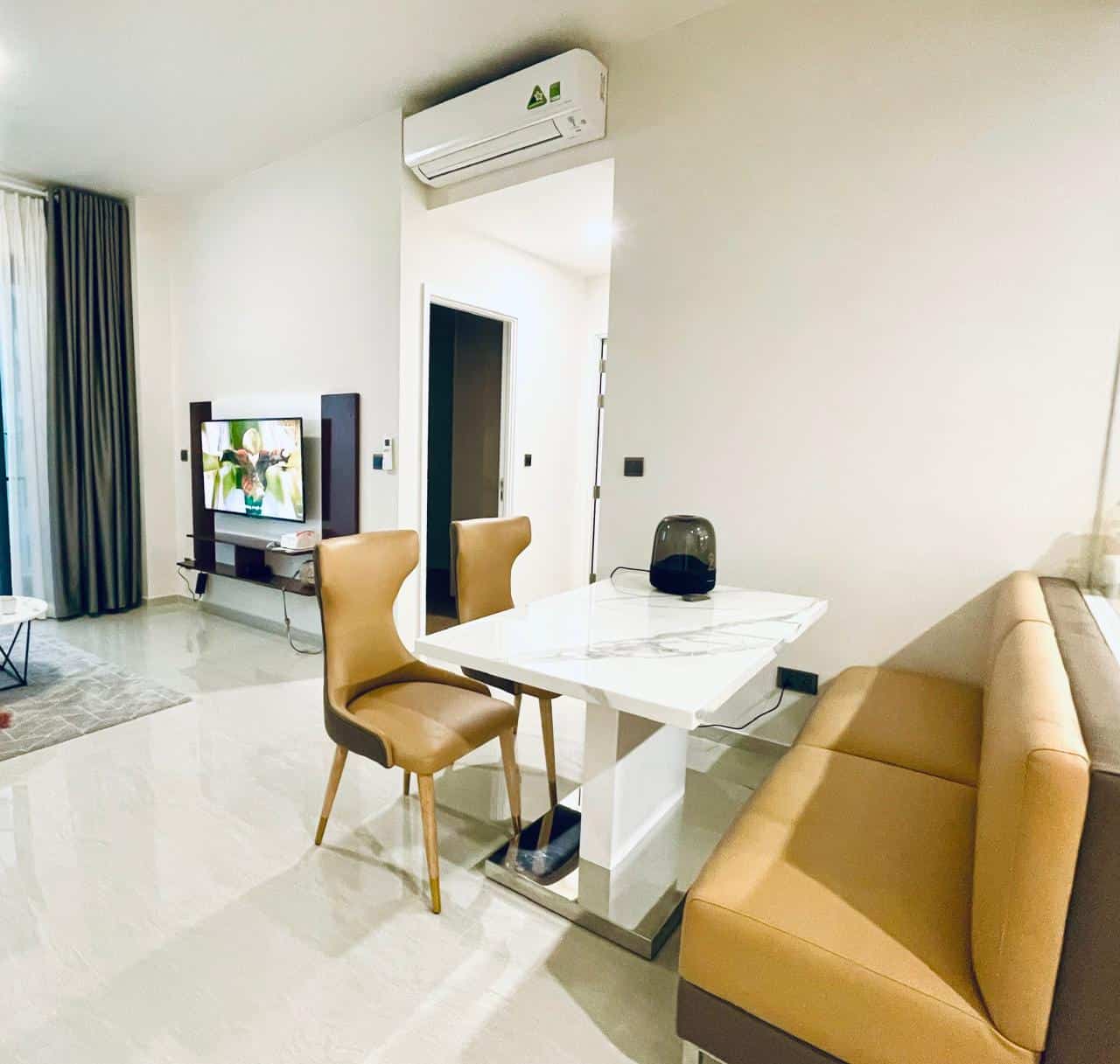 Gorgeous 02 Bedrooms Unit In Q2 Thao Dien For Rent