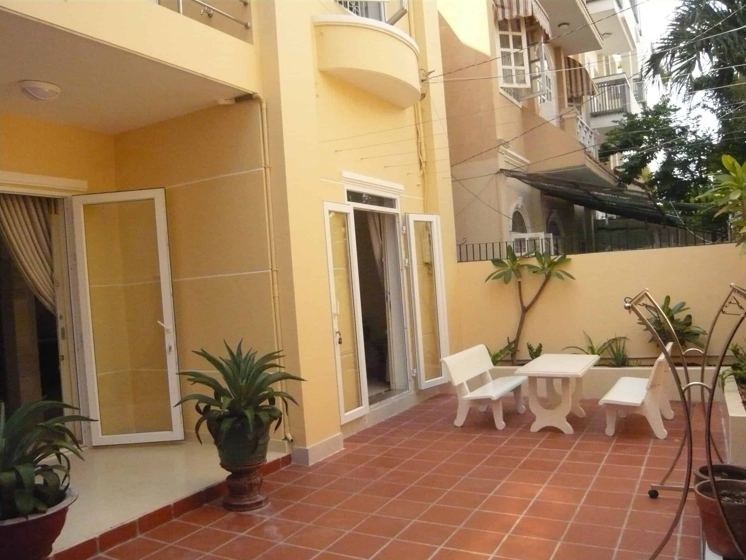 House In Lang Bao Chi Thao Dien For Rent