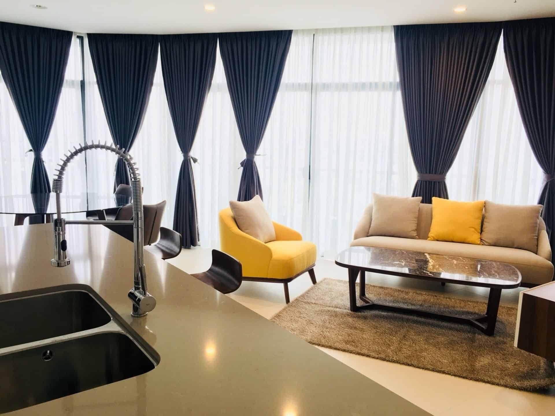 Modern Open Kitchen Apartment In City Garden