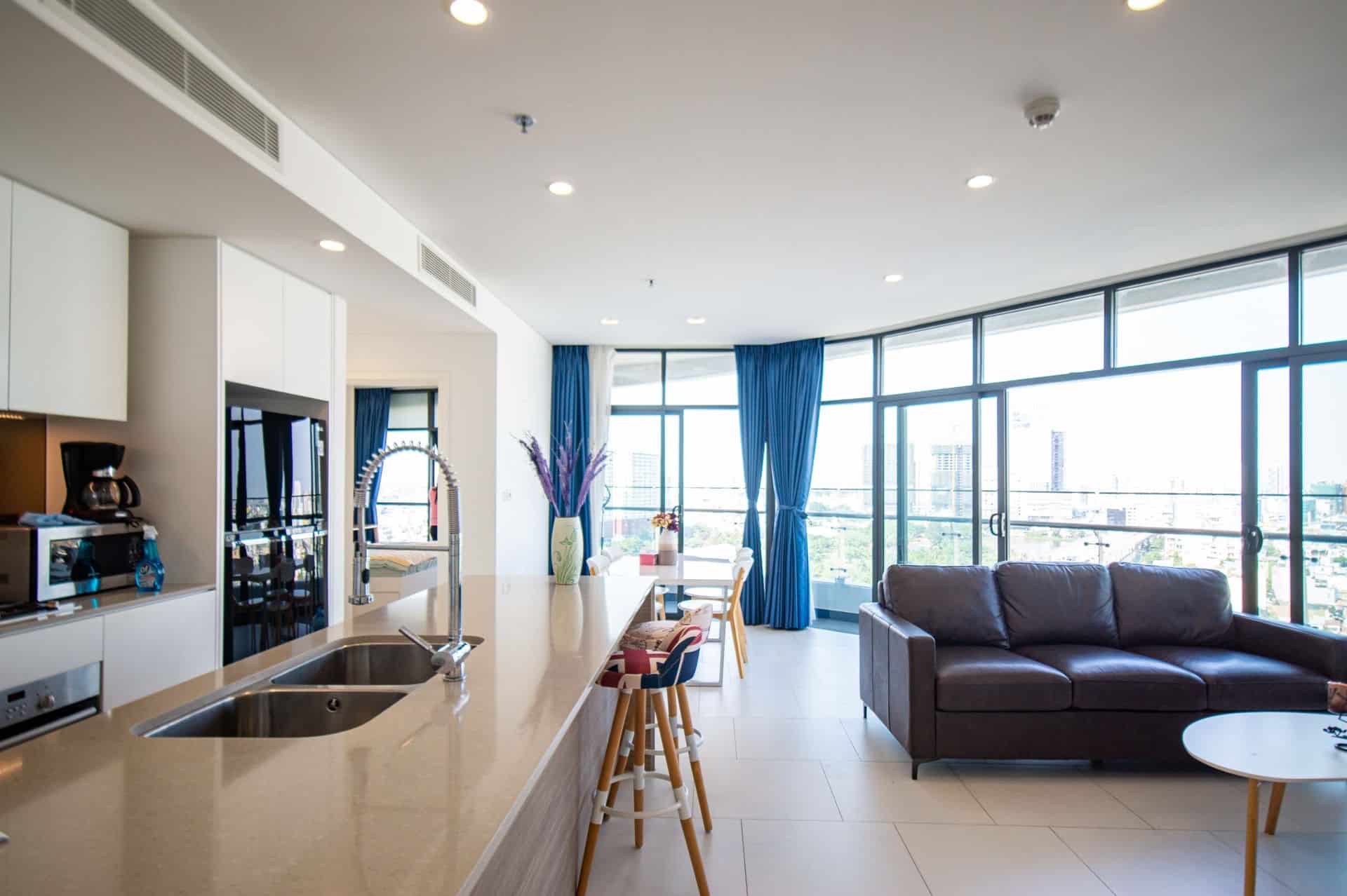 Ultra Tidy And Upscale City Garden Condo