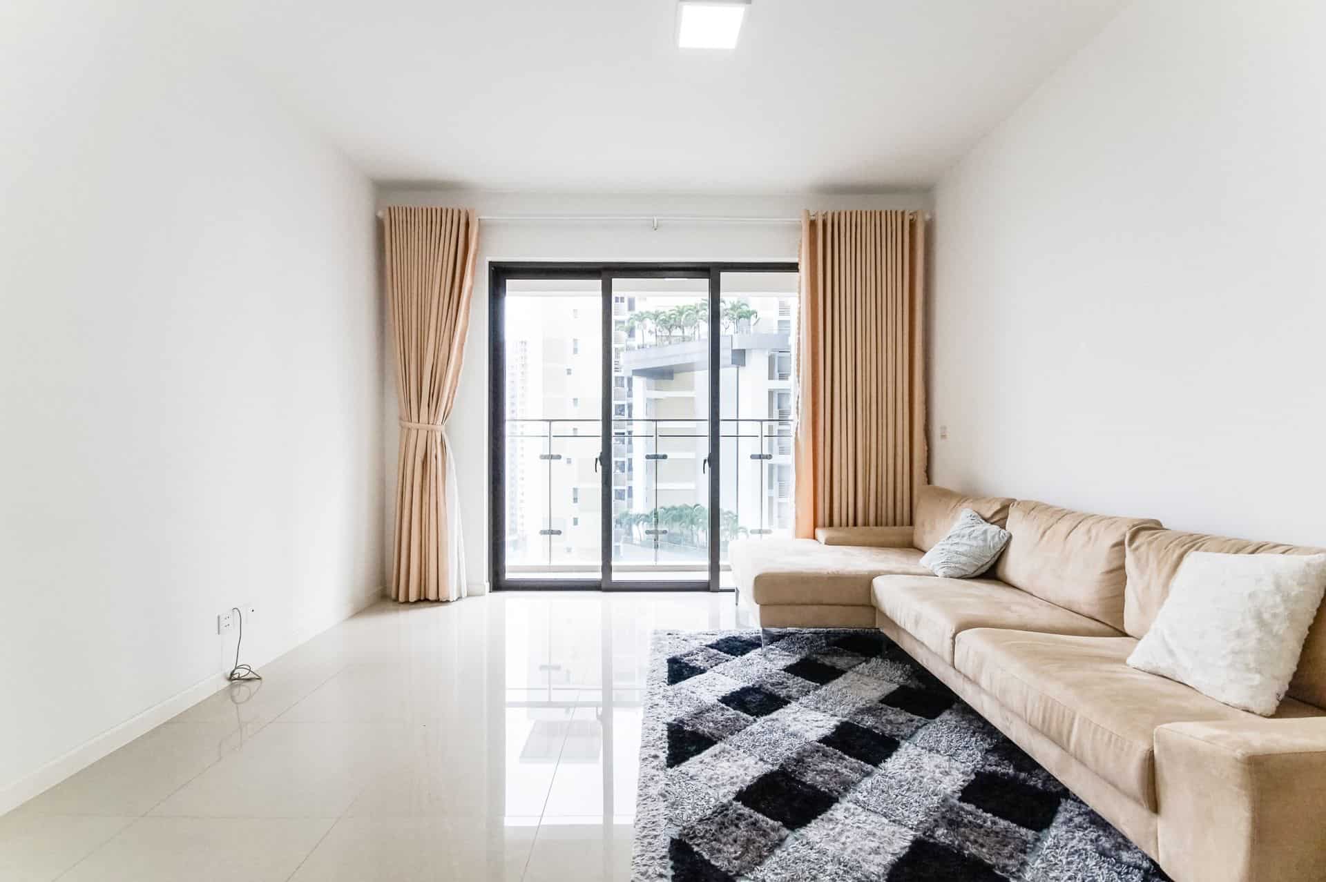 Cool Interior And High Ceiling 02 Bedrooms Unit