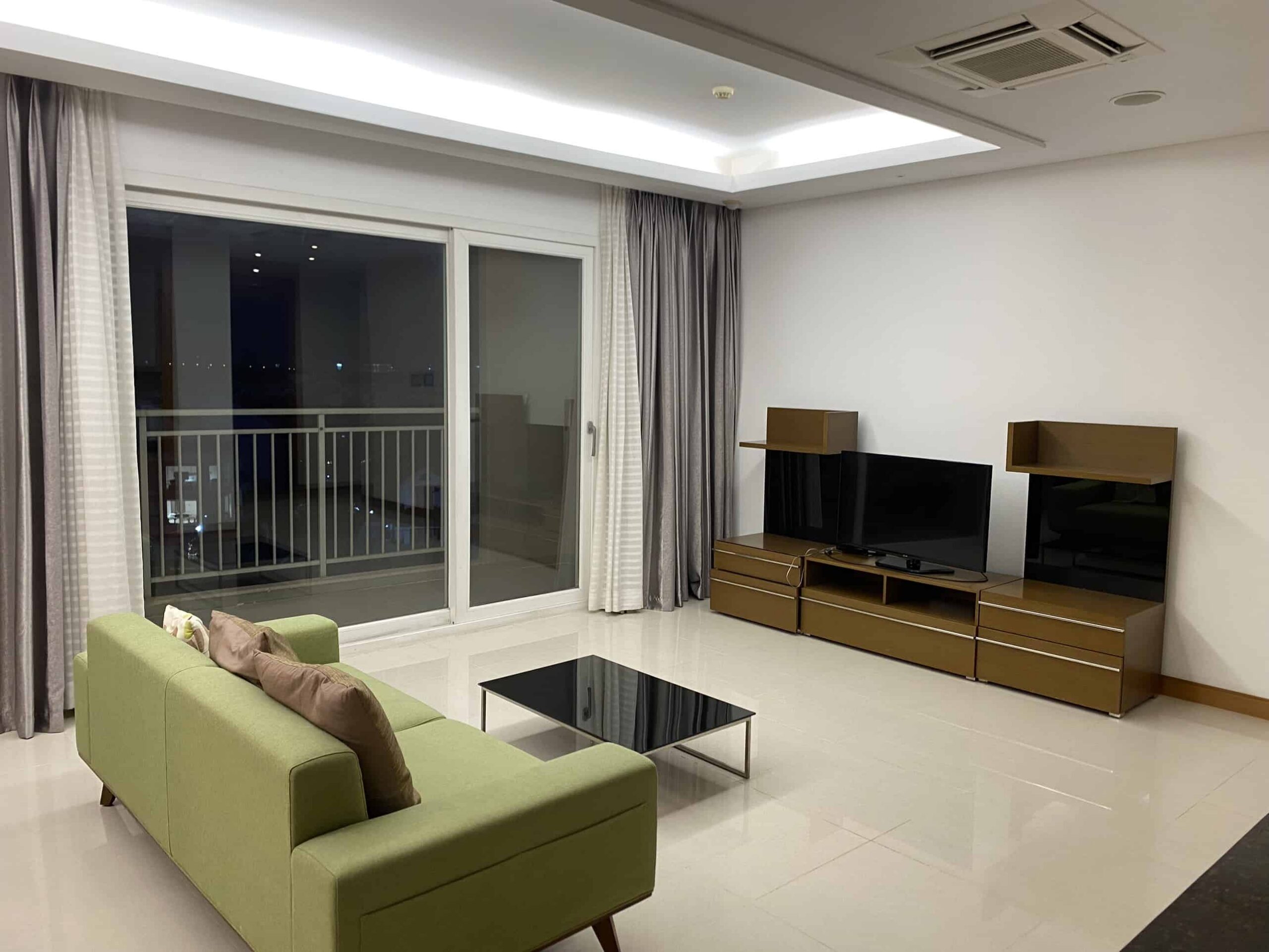 Cheap 145 Sqm Xii Riverview Low Floor Unit