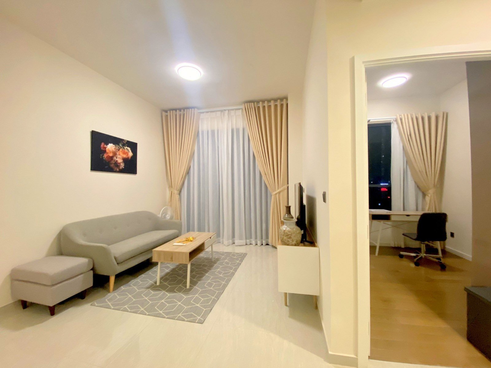 Clean And Even Luxurious Q2 Thao Dien 02 Bedrooms Unit