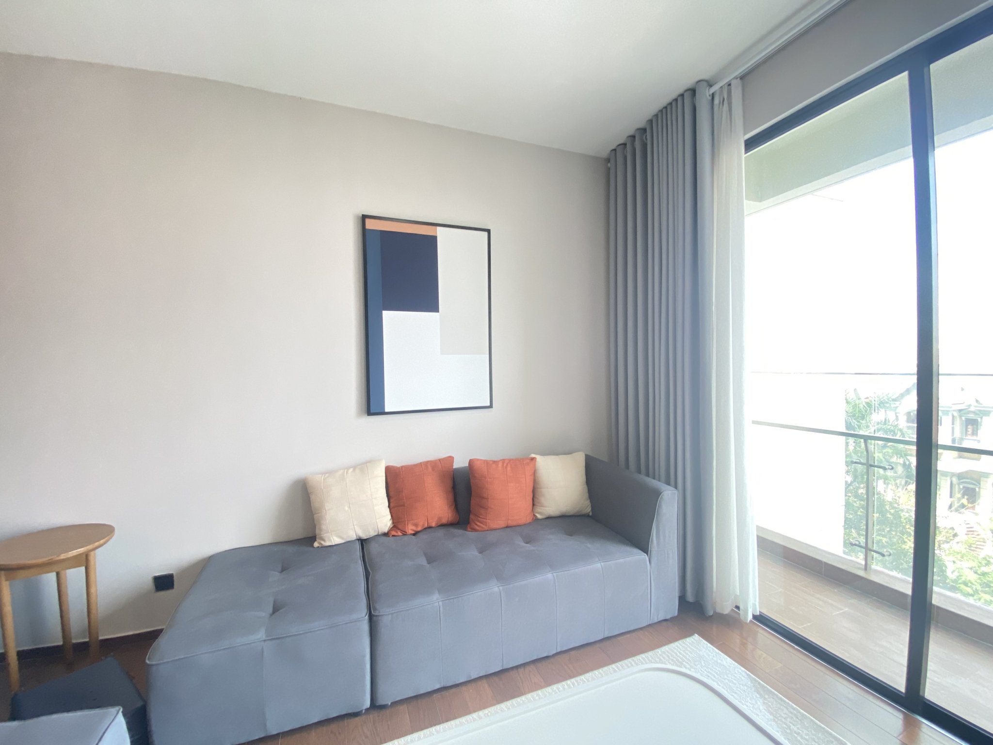 Low Floor 02 Bedrooms Furnished Apartment In The Dedge Thao Dien
