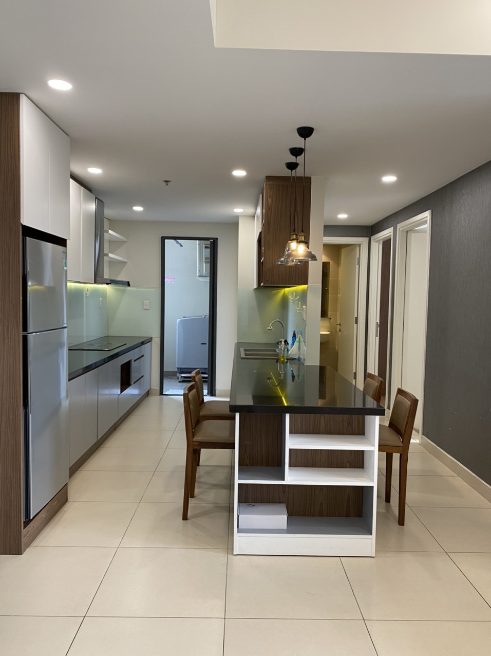 Tower 5 Masteri Thao Dien Middle Floor Flat For Rent