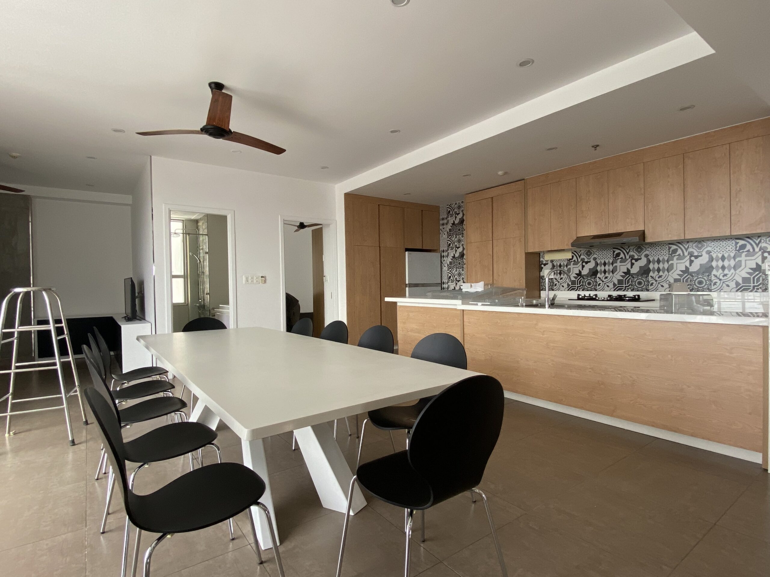 Converted 04 Beds 200 Sqm Furnished Condo Tropic Garden