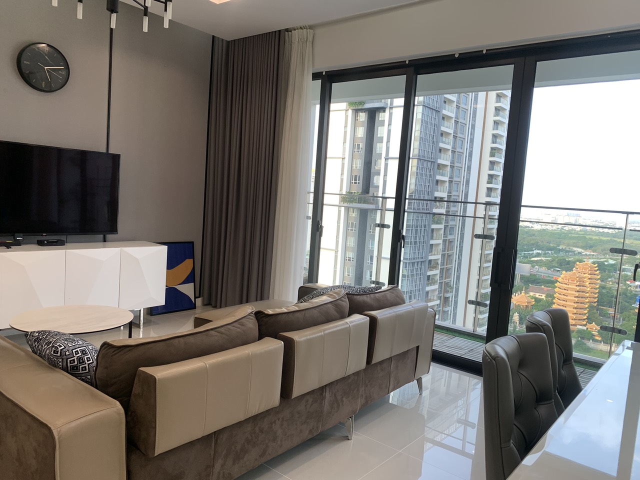 Modern 04 Beds Estella Height Condo For Lease