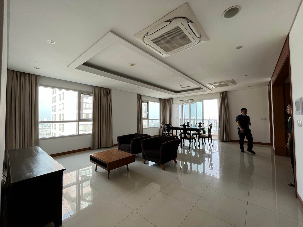 Xii High Floor 201 Sqm Apartment For Rent XI503