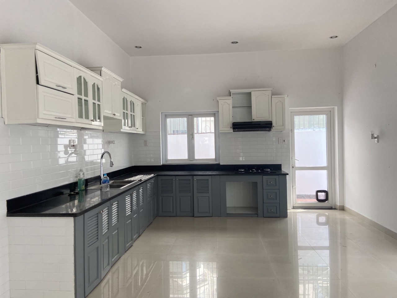 06 Beds Villa Unfurnished Near BIS For Rent