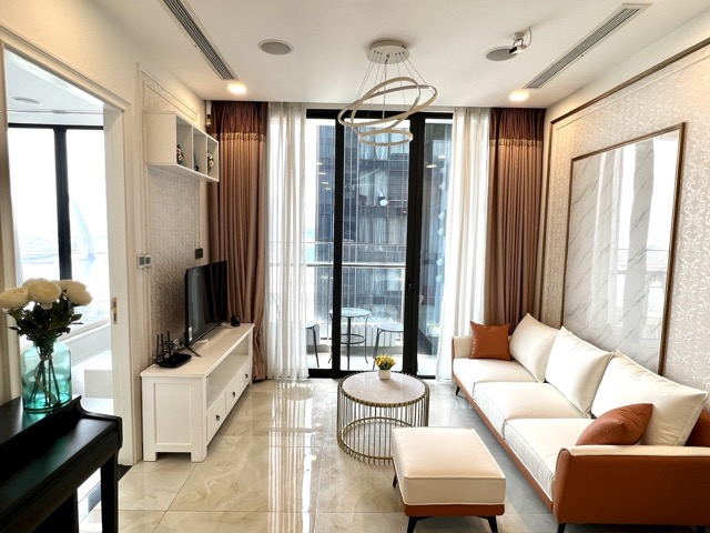 Expansive 02 Beds Unit In Vinhome Golden River For Rent VG527