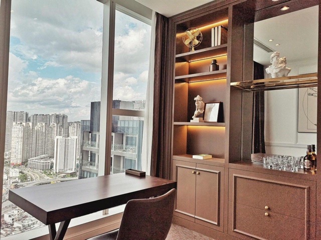 02 Beds Unit In Vinhome Golden River High Floor VG106