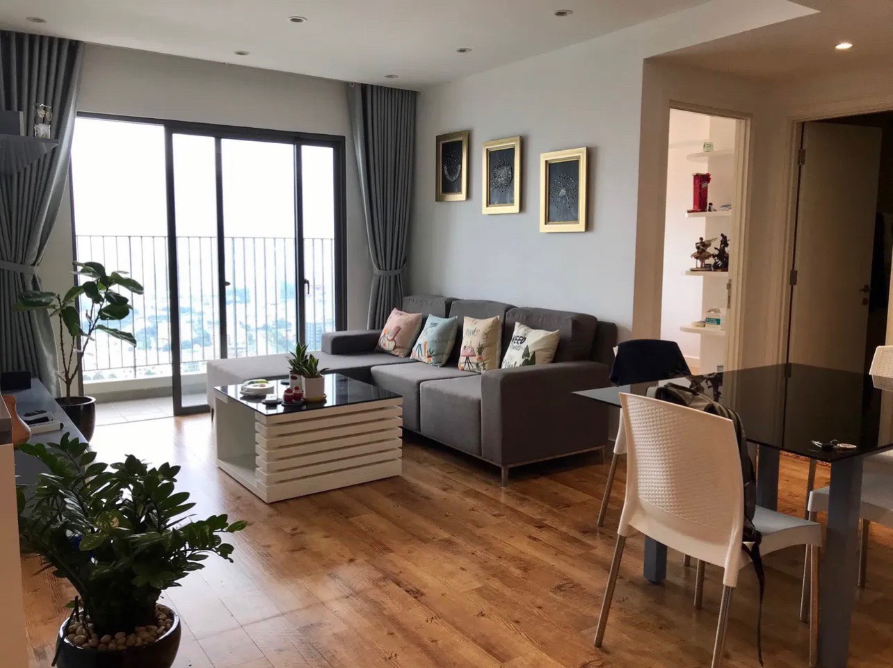 Cozy Masteri Thao Dien High Floor Apartment For Rent