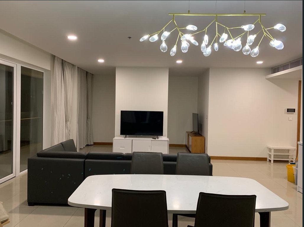 Experience Luxurious Living at Diamond Island - Your Perfect Business Haven!