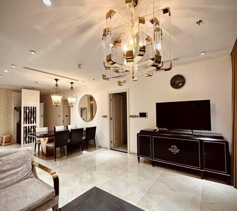 Mesmerizing 03 Bedrooms Apartment Vinhome Golden River VG692