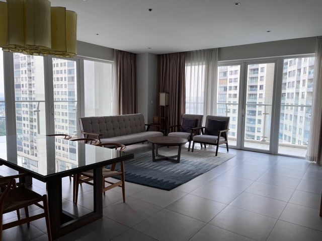 Stunning Brilliant Tower Duplex In Diamond Island DI314