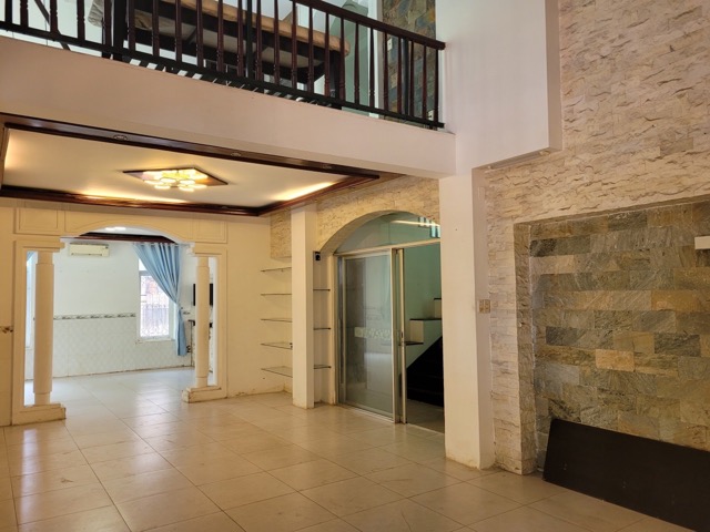 Beautiful House With Small Garden Reasonable Price In Thao Dien