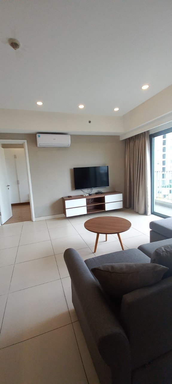 Stylish 3 Bedroom Retreat: Masteri Thao Dien Apartment for Rent
