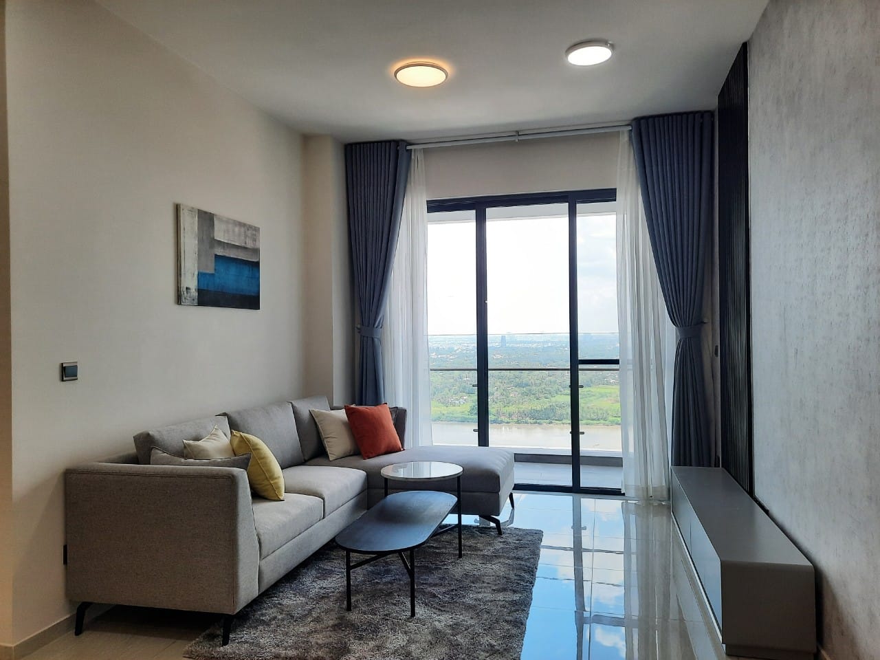 Urban Oasis: Q2 Thao Dien 2 Bedroom Apartment for Rent