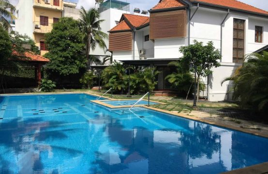 Unfurnished 3 Bedrooms Villa In Small Compound Near The Vista An Phu For Rent.