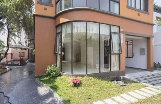 Remarkably Bright and Cheerful Villa Near BIS For Rent