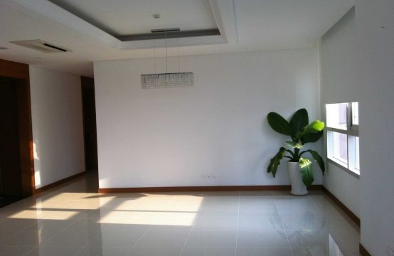 Unfurnished Xi Riverview Palace Condo For Rent &#8211; Medium Floor.